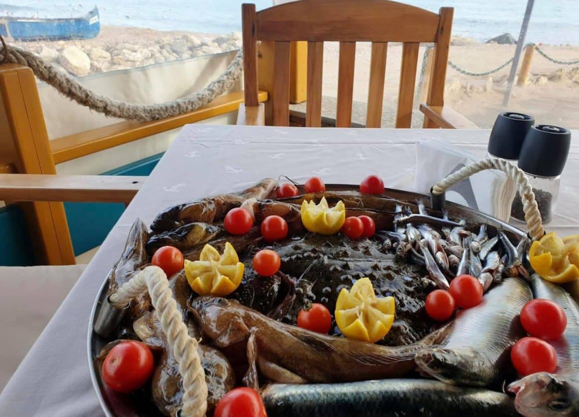 platou cu diferiti pesti la Poarta Apelor eforie