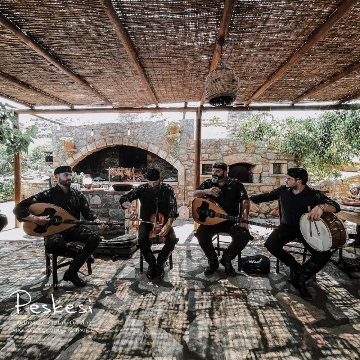 cantareti greci de muzica traditionala