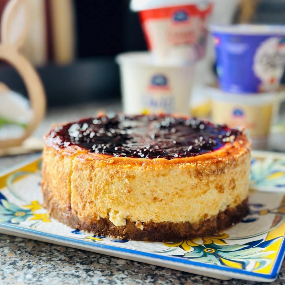 closeup cu un desert tartă cu fructe