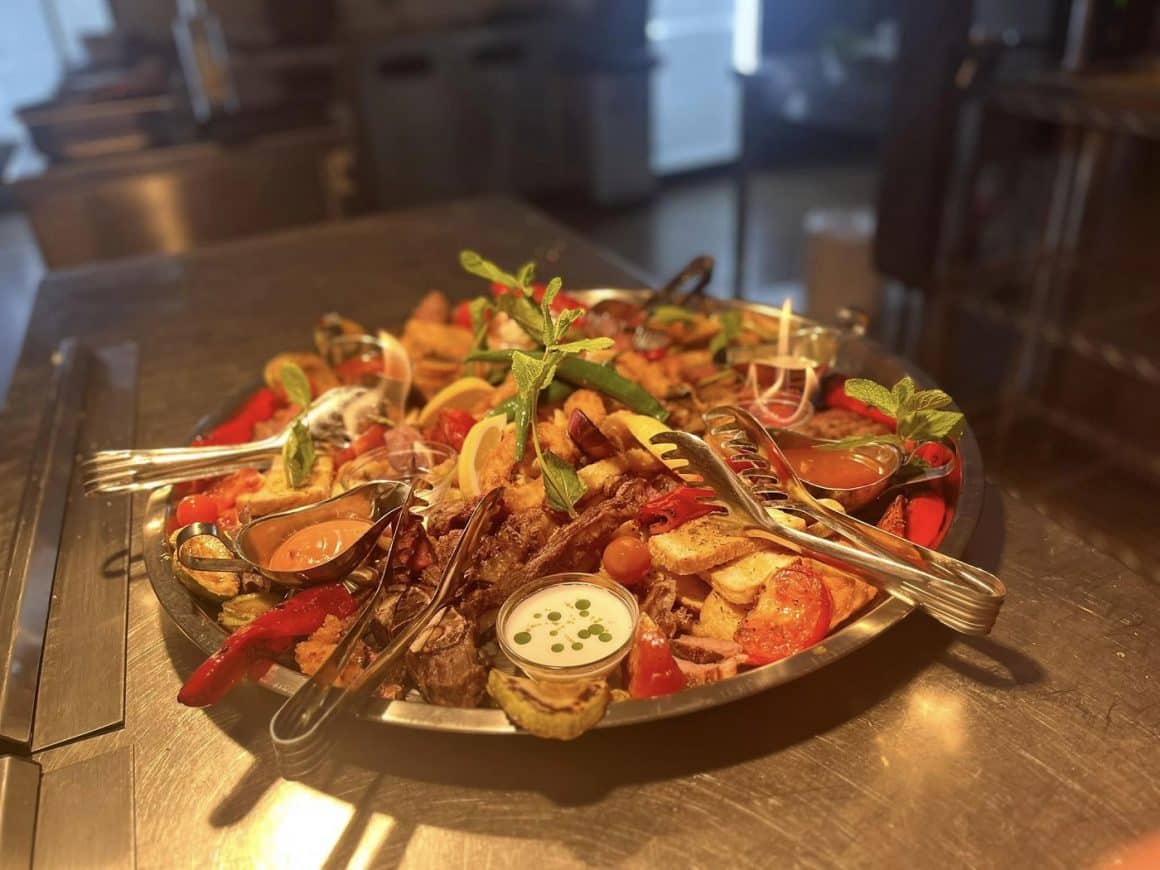 platou cu fructe de mare Cherhanaua Sailors din Eforie Nord, cherhanale de pe litoralul românesc