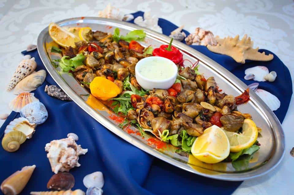 platou cu fructe de mare la Cherhana Pontica Constanta