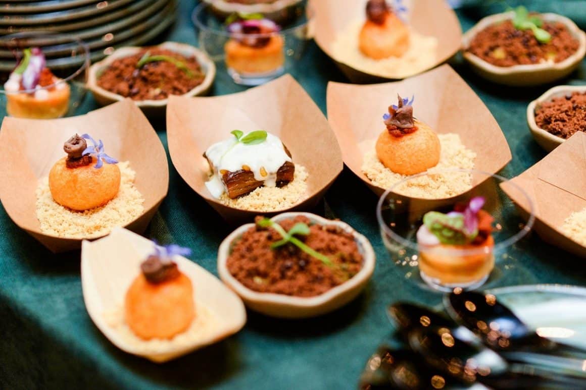 mai multe preparate de la cină aniversară Scicchria