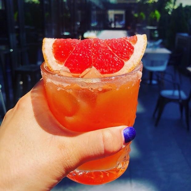 Cocktail Paloma la Ever After București, unde să bei cocktailuri la terasă