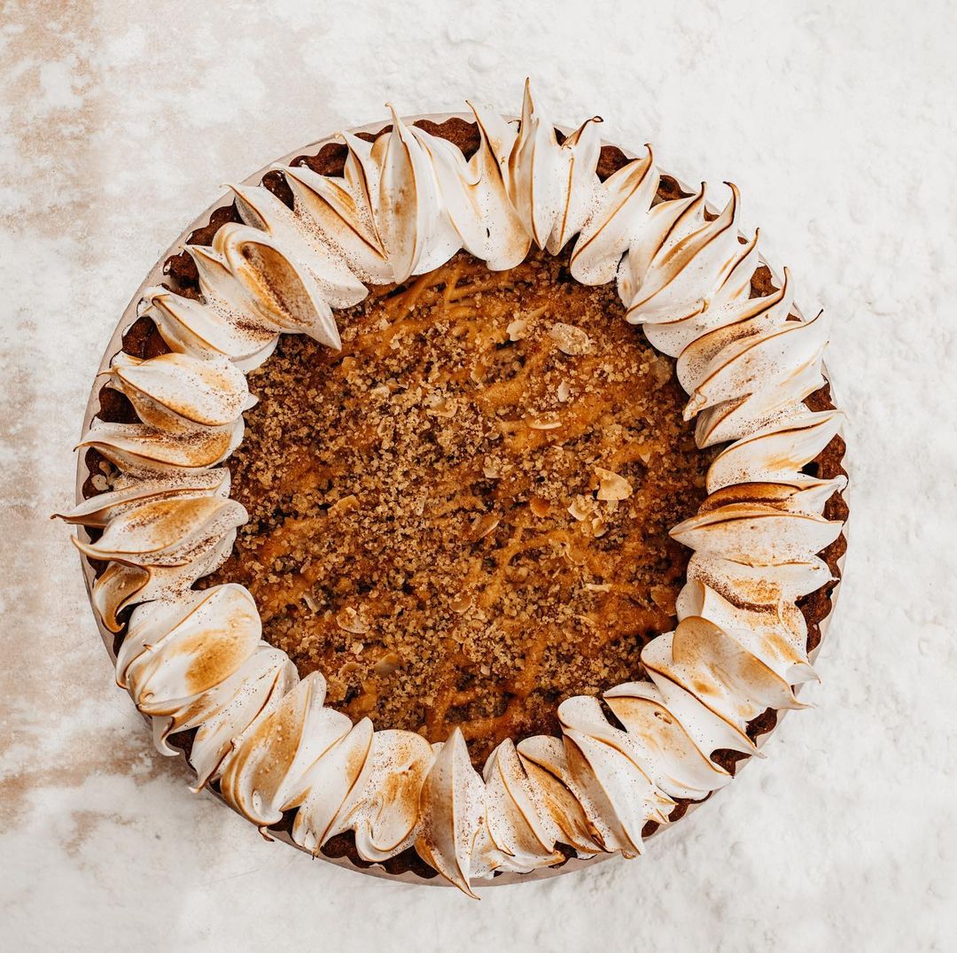 tarta cu bezea de la Atelierul de Tarte București