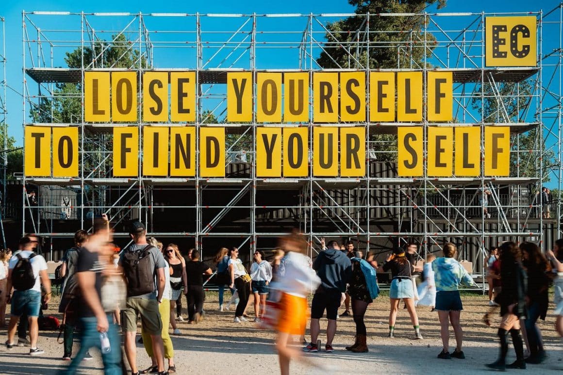 Panou mare de la festivalul Electric castle 2023