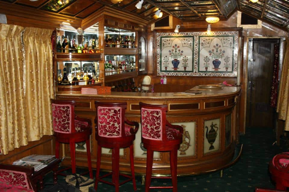 vagon restaurant din Trenul Palace on Weels India.