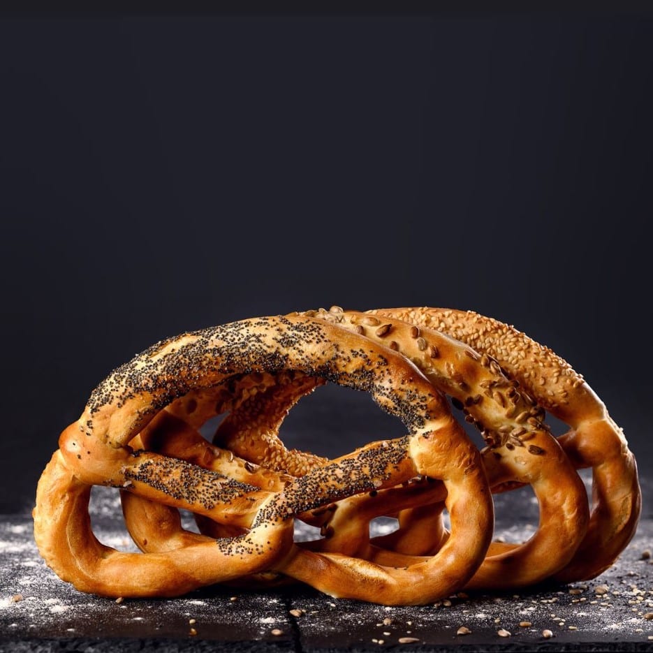 covrigi cu sare, mac si susan de la simigeria Luca, Street food în București