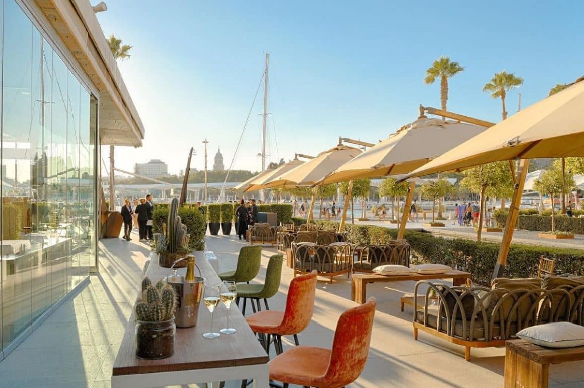 terasa restaurantului Jose Carlos Garcia din Malaga, una din destinații europene perfecte de vizitat toamna