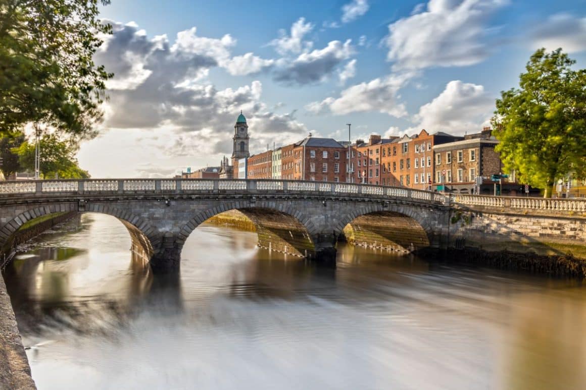 pod din orașul Dublin, una din destinații europene perfecte de vizitat toamna