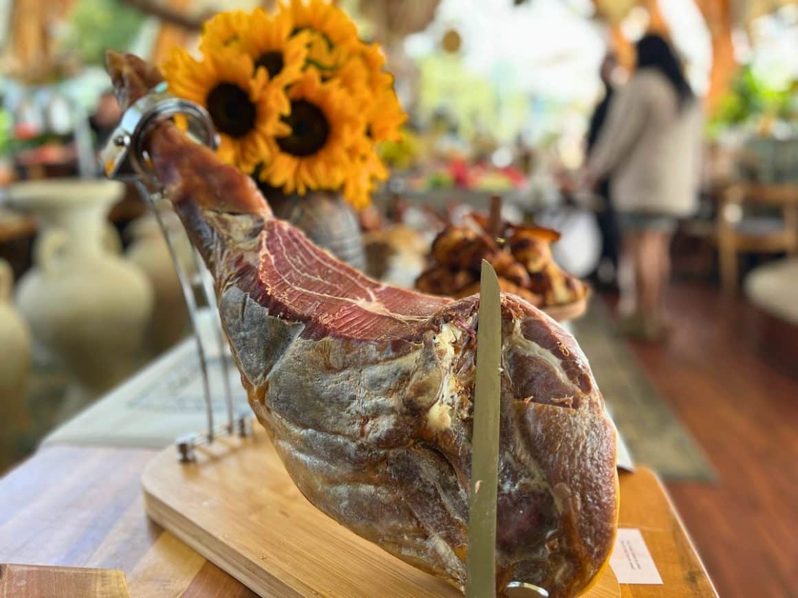 jamon de la brunch-ul de la Hiro Bay