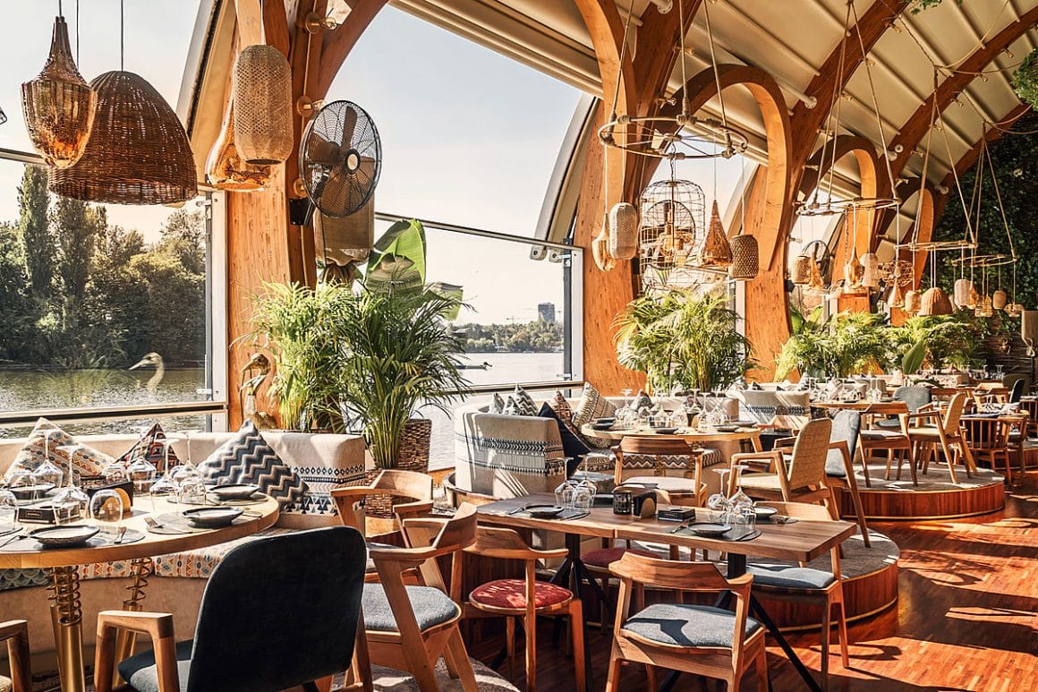 imagine de ansamblu de la restaurant Hiro Bay Bucuresti