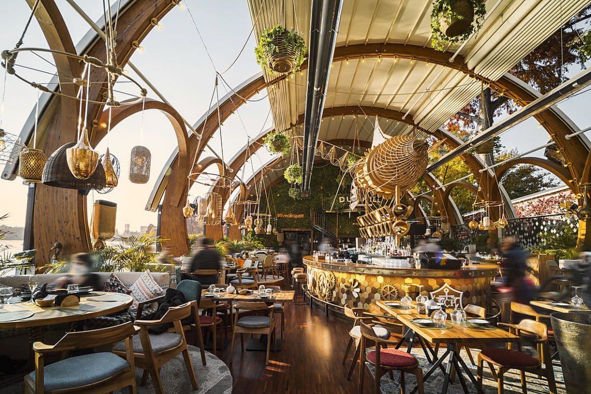 imagine de ansamblu de la restaurant Hiro Bay Bucuresti