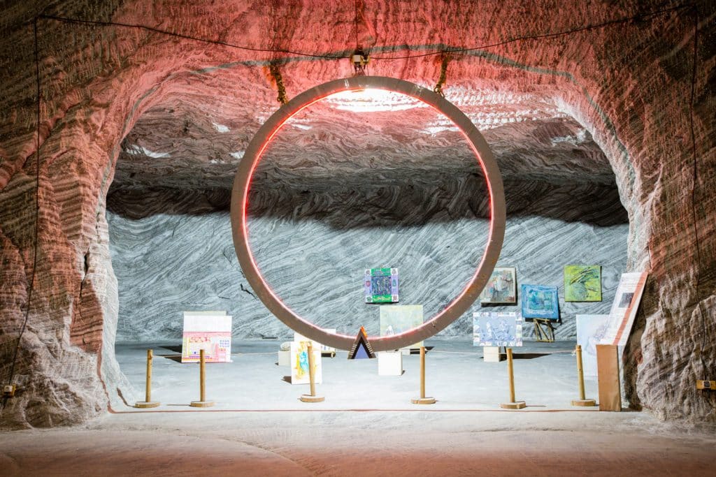 expozitie de arta la salina Ocnele Mari,