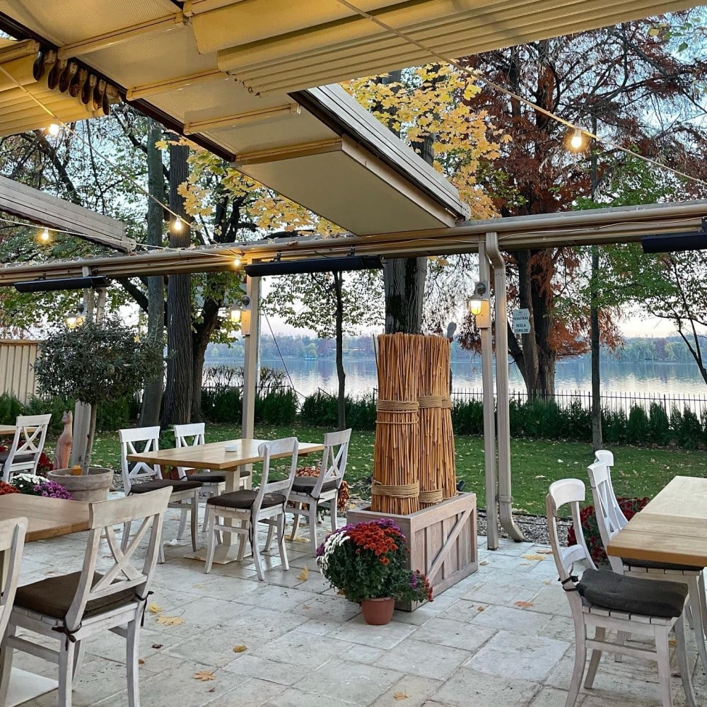 terasa de la restaurant Ancora București