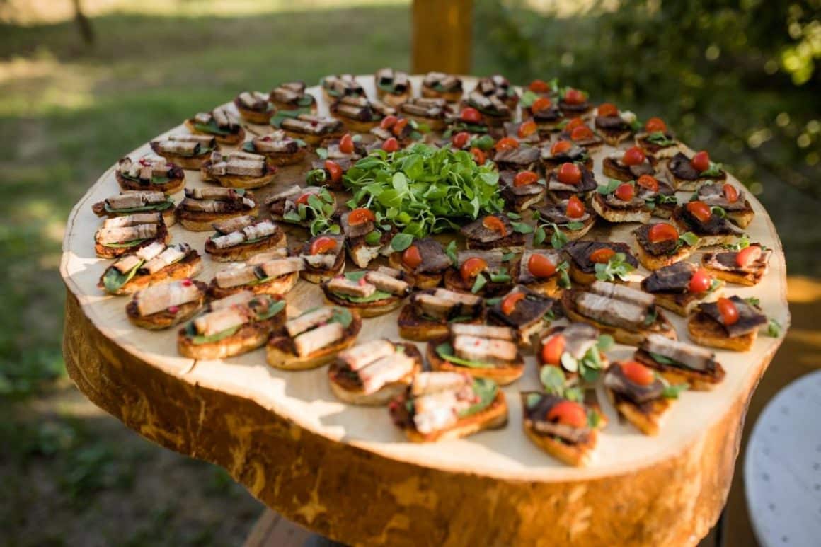 platou cu gustrai de la Crama Jelna.