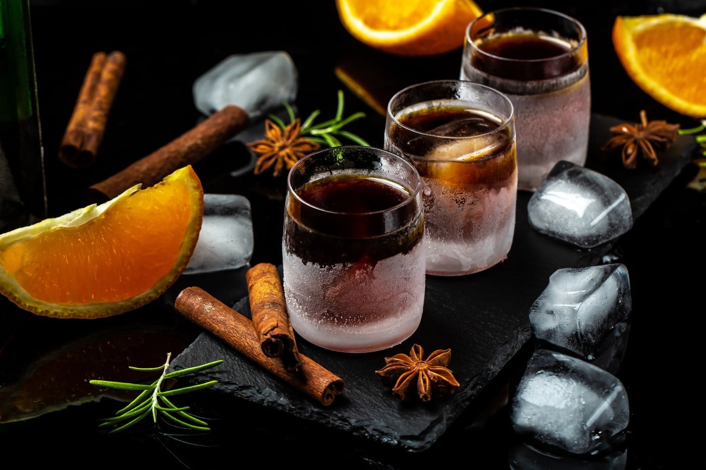 Arta infuzării tăriilor. Cum să faci alcool infuzat: vodcă, gin, rom, whisky și tequila