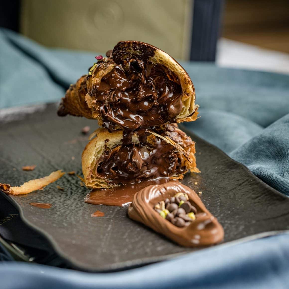 croissant cu ciocolata