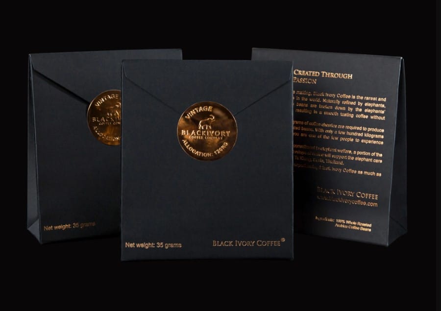 trei pachete de cafea exclusivstă, black ivory, una dintre cele mai scumpe cafele din lume
