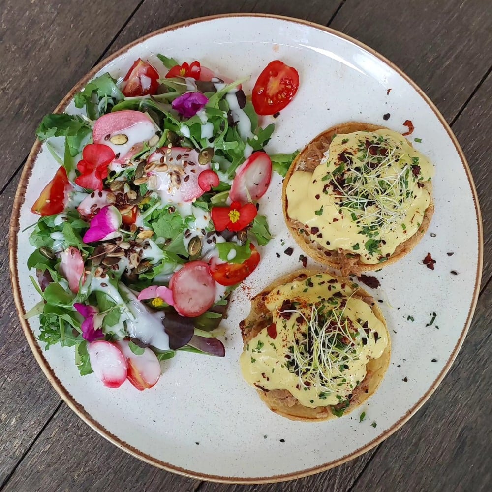 oua posate cu salata