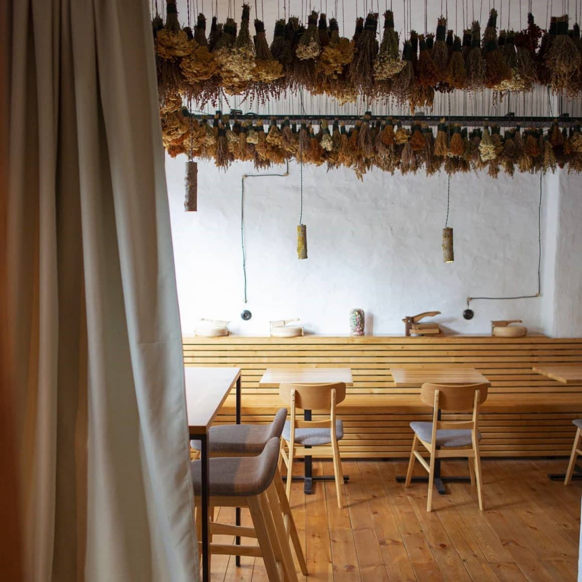 interiorul restaurantului MAT, al lui Alex Iacob