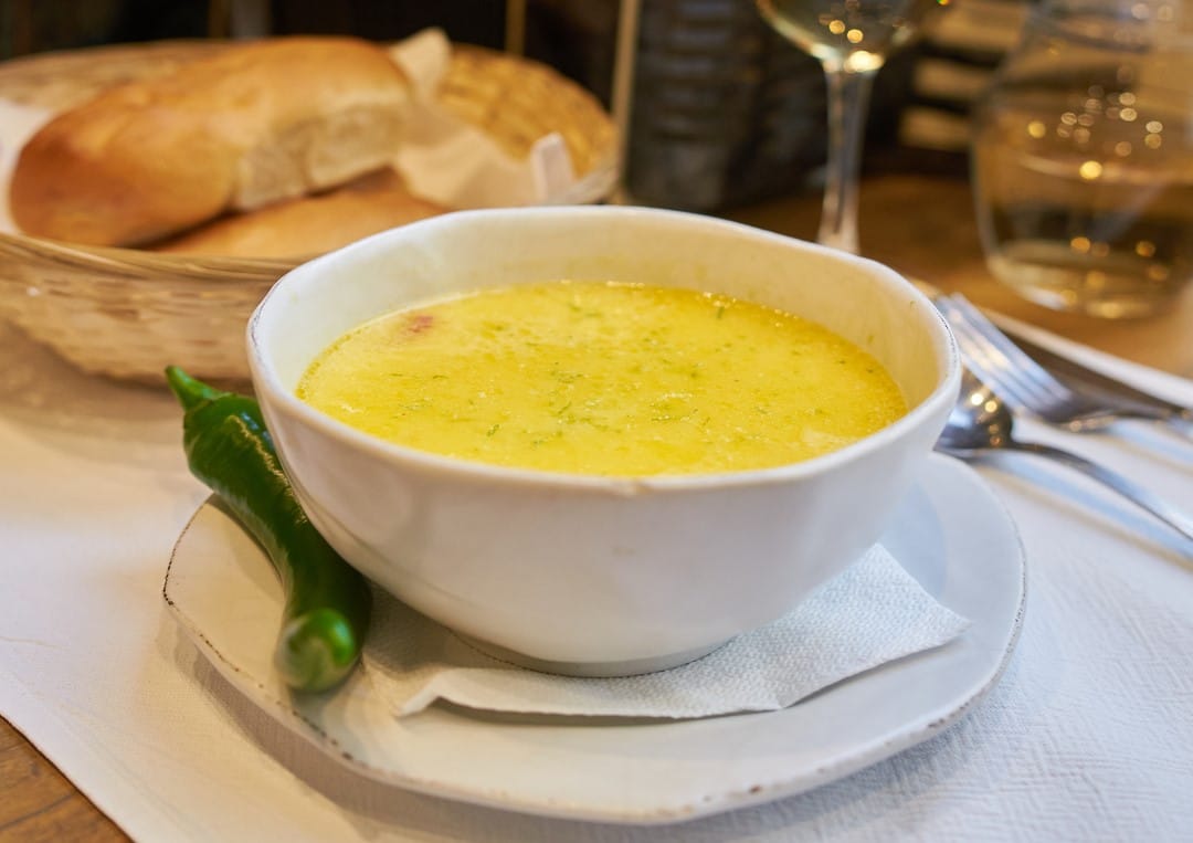 ciorbă de burtă de la restaurant Lacrimi și Sfinți București