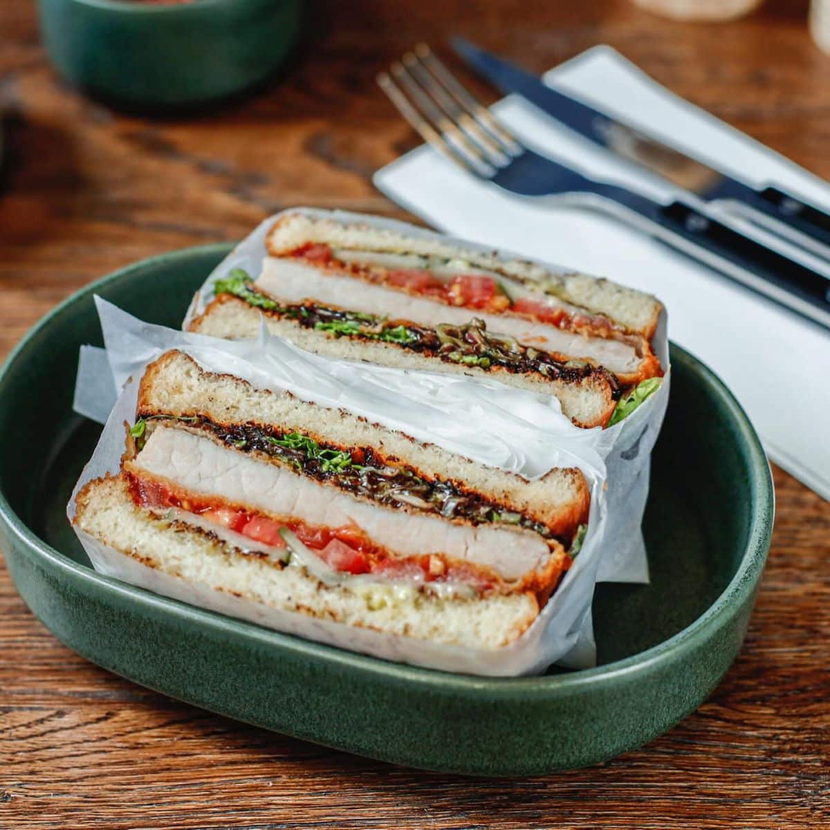 sandici de la Gyst, unul din localuri cu aer scandinav din București