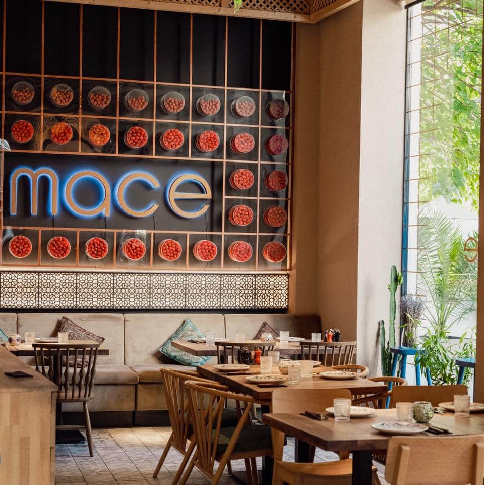 interiorul elegant de la Mace București