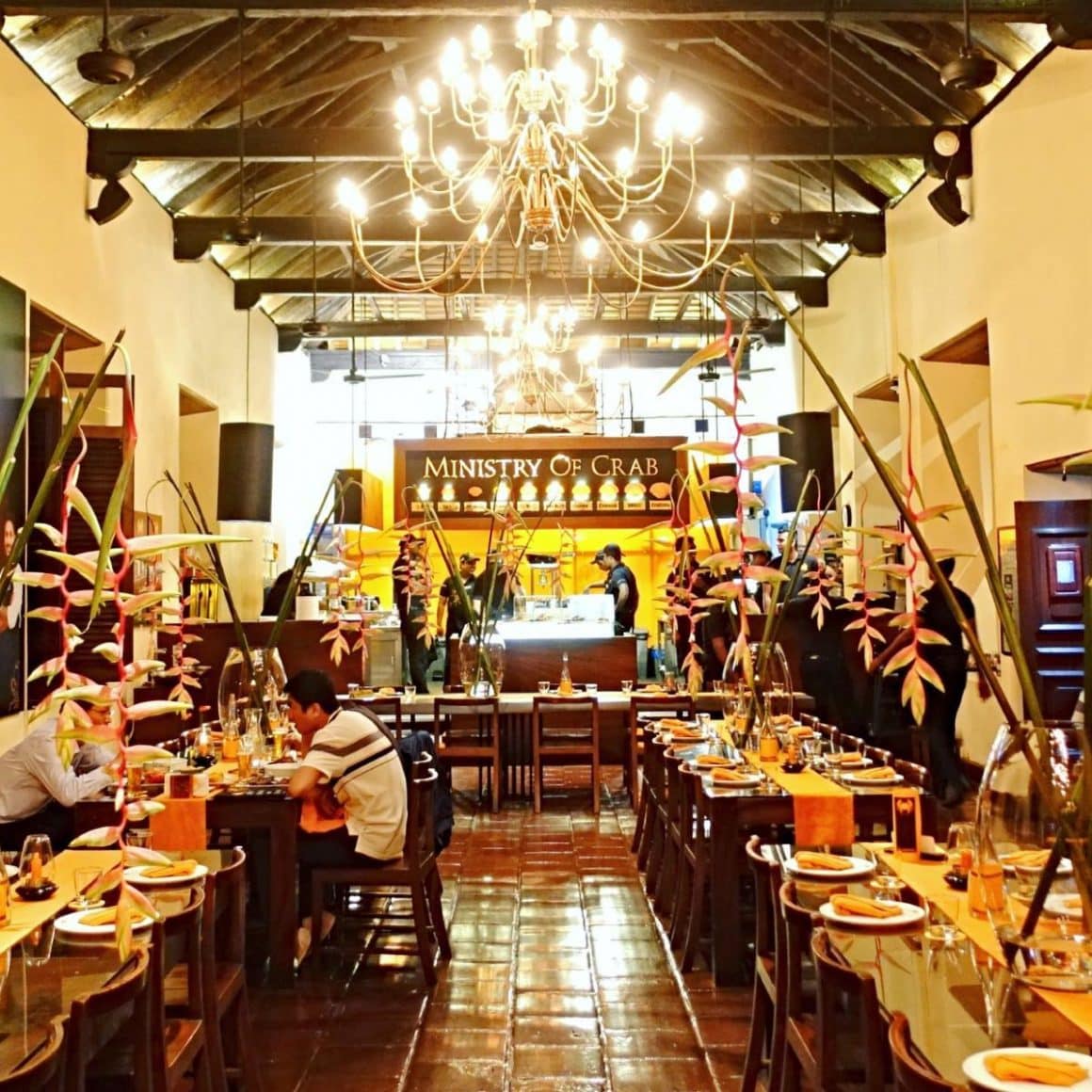 interiorul restaurantului ministry of crab din sri lanka