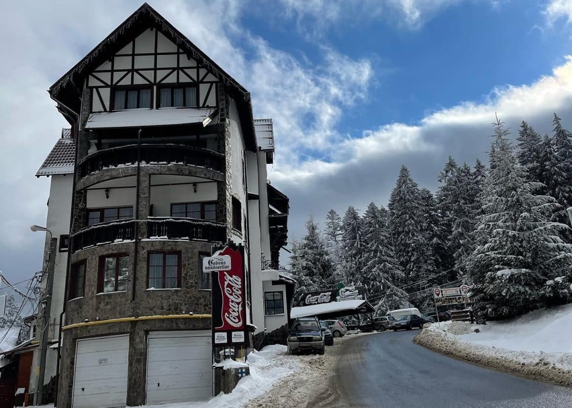 Cabana Vanatorilor. restaurante din Predeal