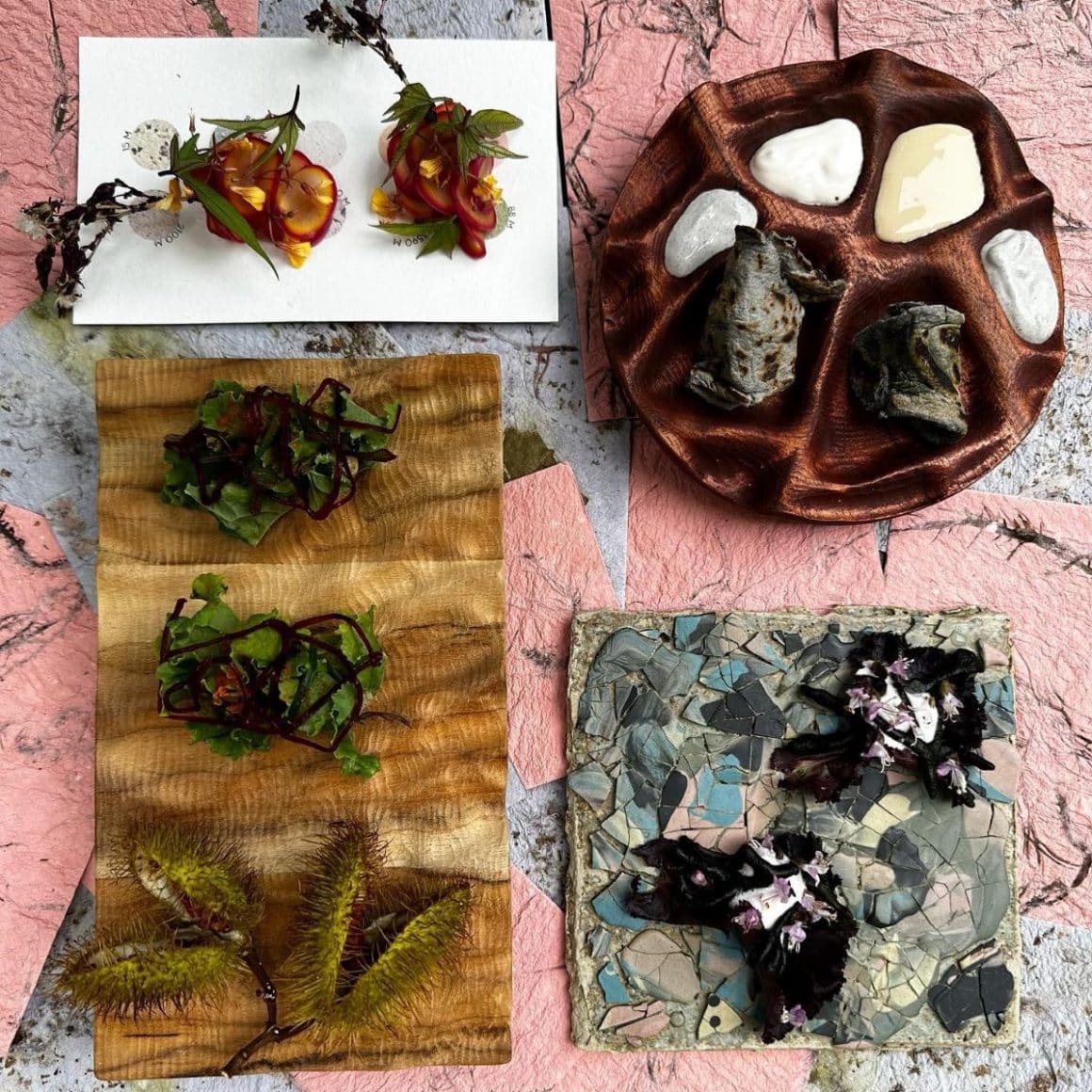 o farfurie fine dining, cu multe elemente decorative, servit într-unul dintre restaurantele moderne din destinatii culinare de top