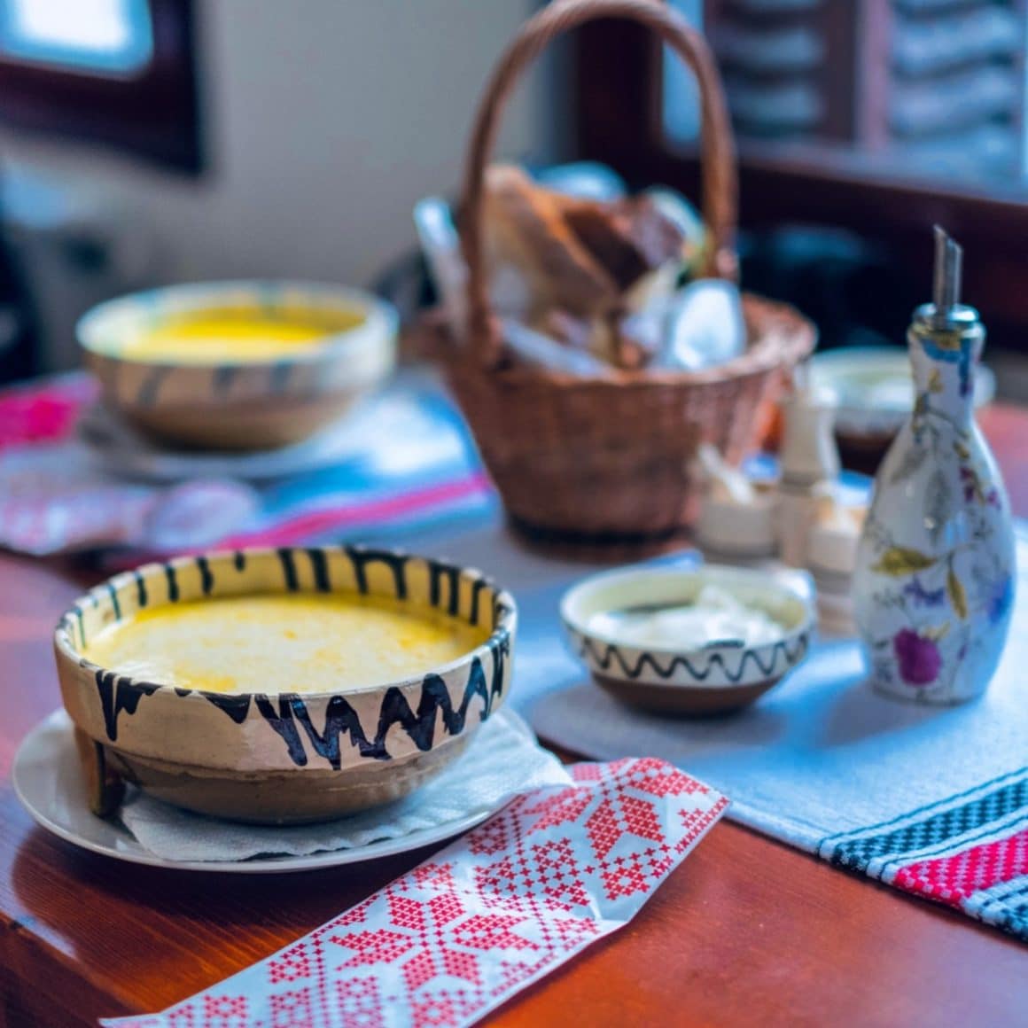 bol traditional cu supa de la Oala cu ciorba. Restaurante din Straja