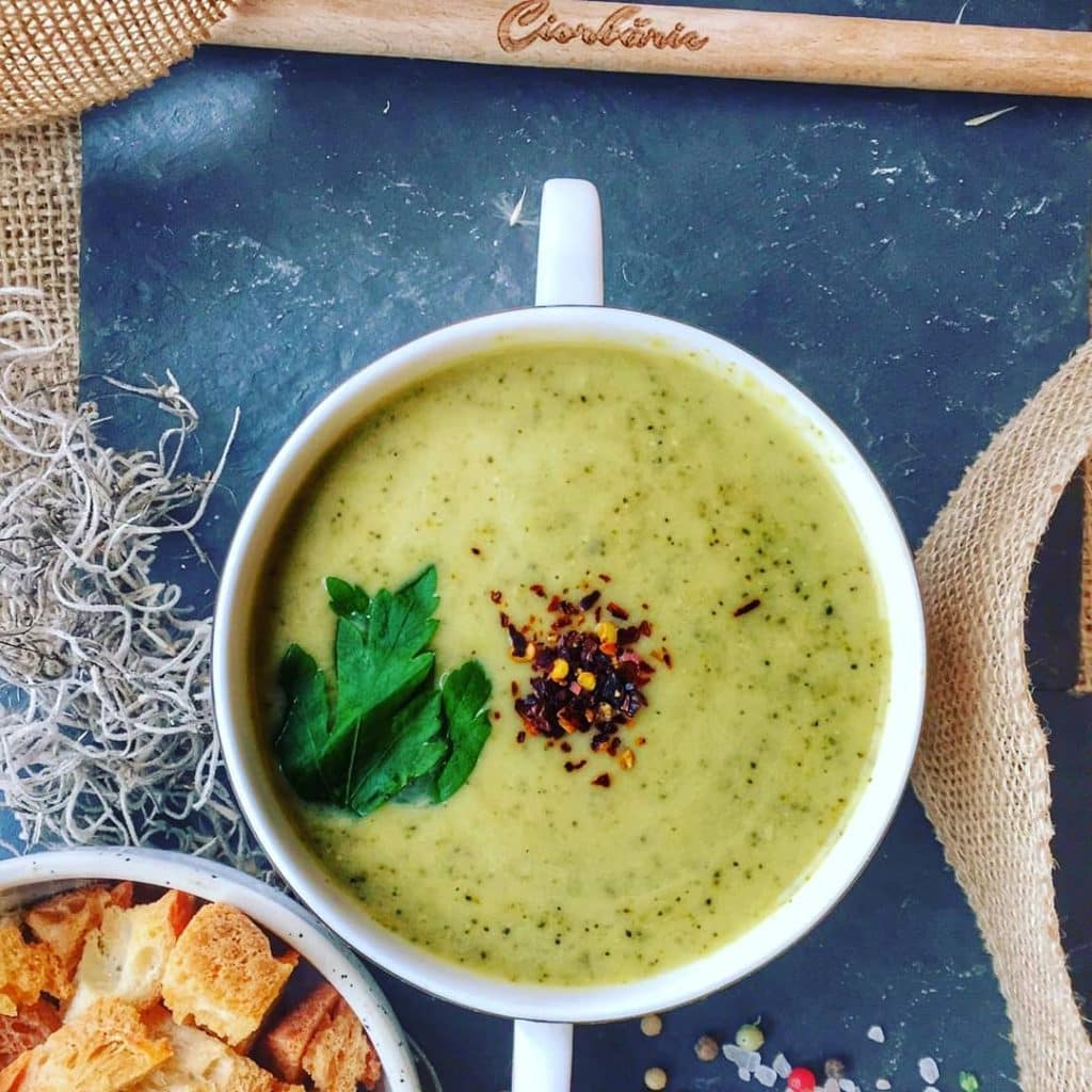 supa de cremă de broccoli de la Ciorbărie unde mănânci o ciorbă bună în București