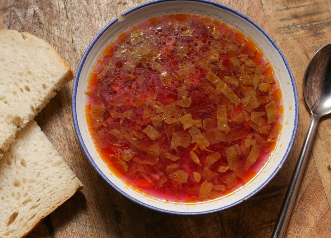 Ciorbă de lobodă la Băcănia Veche Romană unde mănânci o ciorbă bună în București