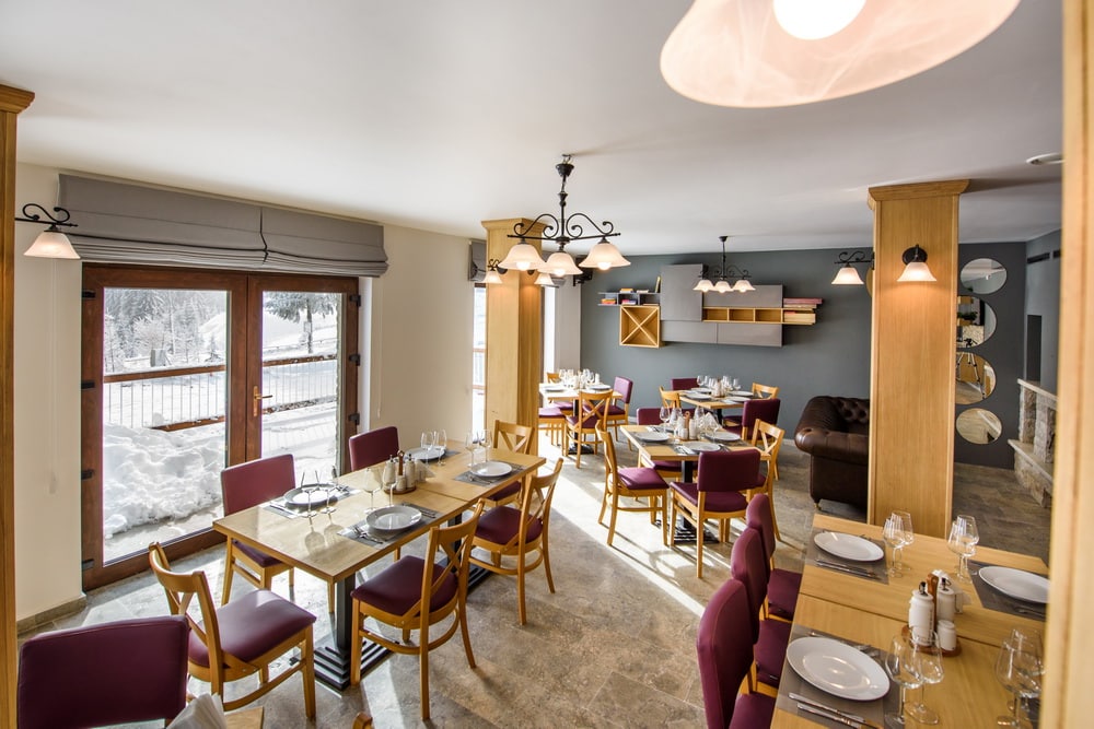 restaurantul pensiunii rara păltinis