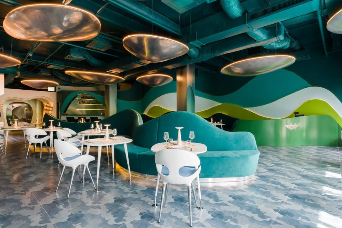Interiorul restaurantului Raionul de pește, cu design semnat Karim rashid. Locuri noi în Bucureşti. Recapitluare restaurante 2023. restaurante noi în București 2023.
