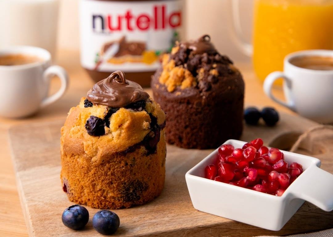 briose cu ciocolata si afine