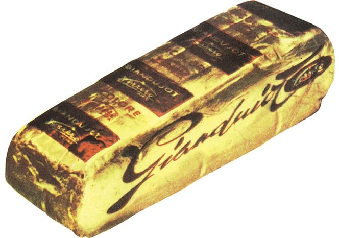 baton cu pasta de alune