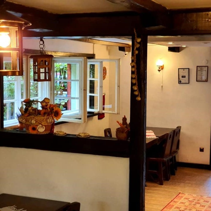 Restaurant Roata din Cluj, cu mâncare tradiționala și amenajat rustic