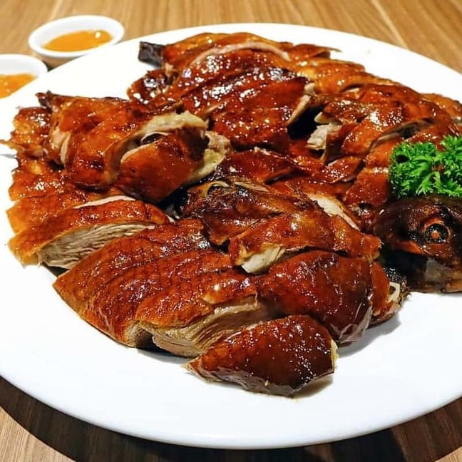 rata peking rumena, taiata in felii subtiri