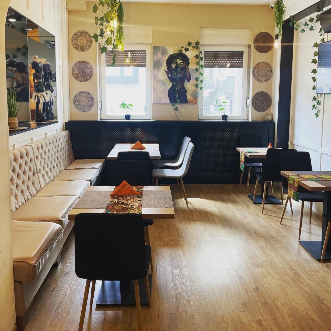 Imagine din restaurant Tribes by Nelz, restaurant cu specific african din București. Restaurante etnice cu specific deosebit din București.