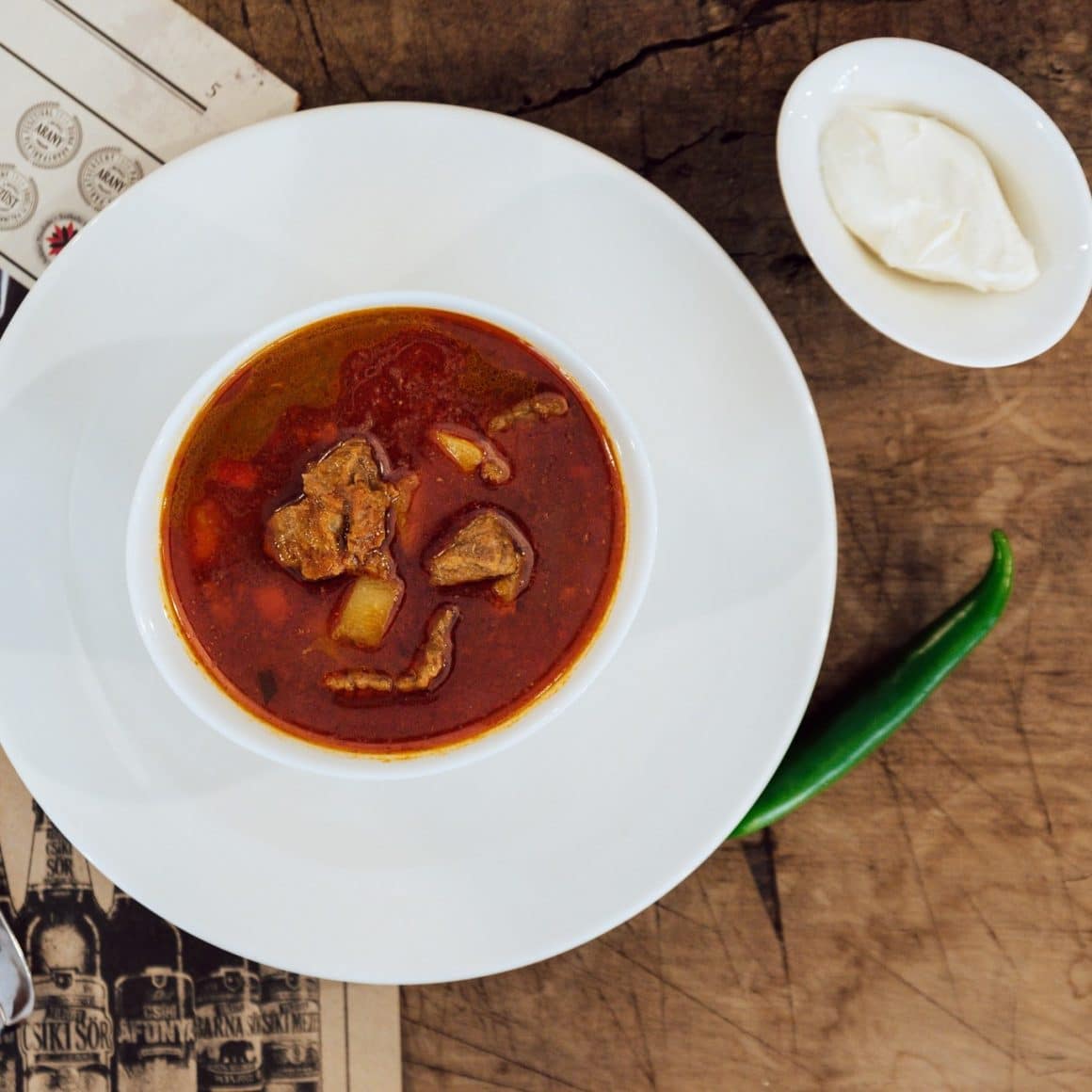 Gulas de vita la restaurant Csíki Sör. restaurante etnice. restaurante ungurești. specific unguresc