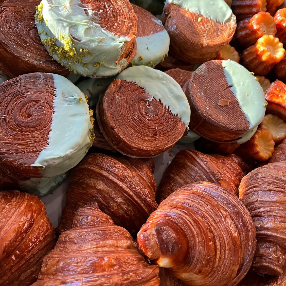 New york rolls de la de Noi Coffee Bar 