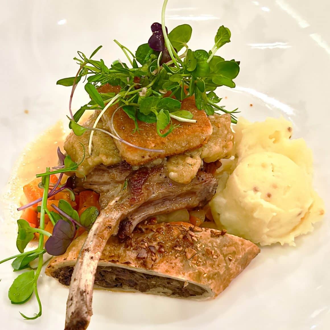 preparat de fine dining de la restaurant Belvedere din Brașov