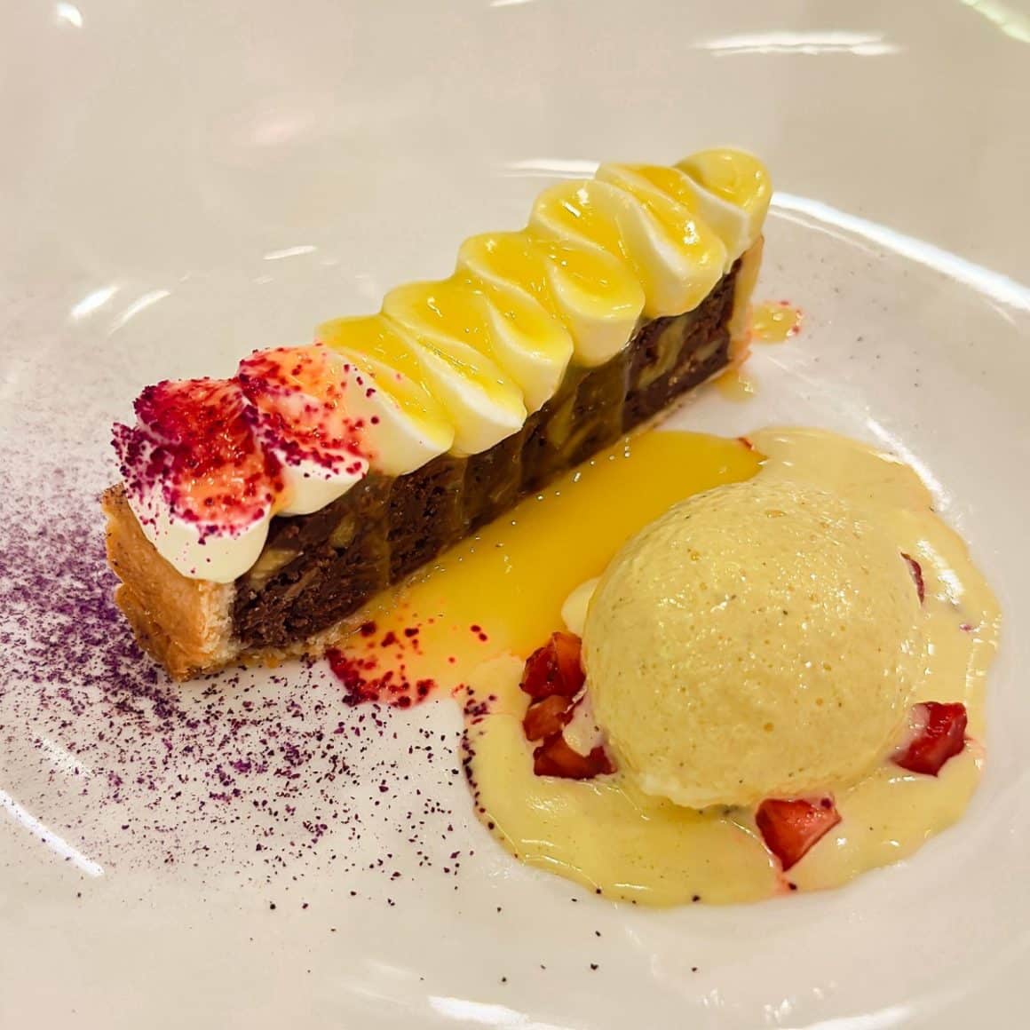 preparat de fine dining de la restaurant Belvedere din Brașov