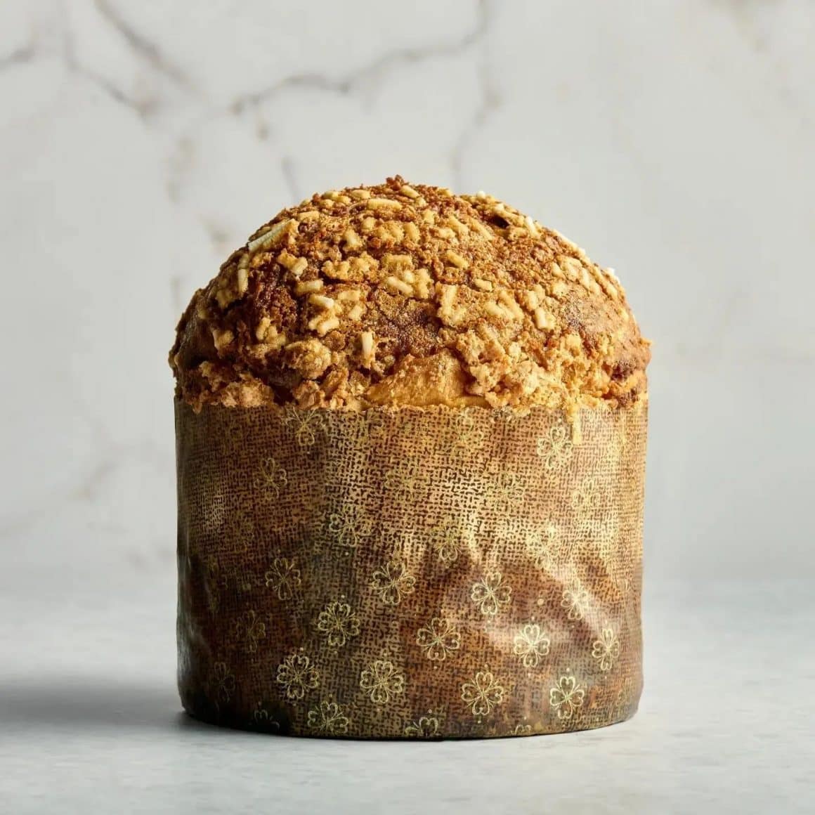 panettone cu şofran, ciocolată albă, portocale și fistic de la Grain Trip