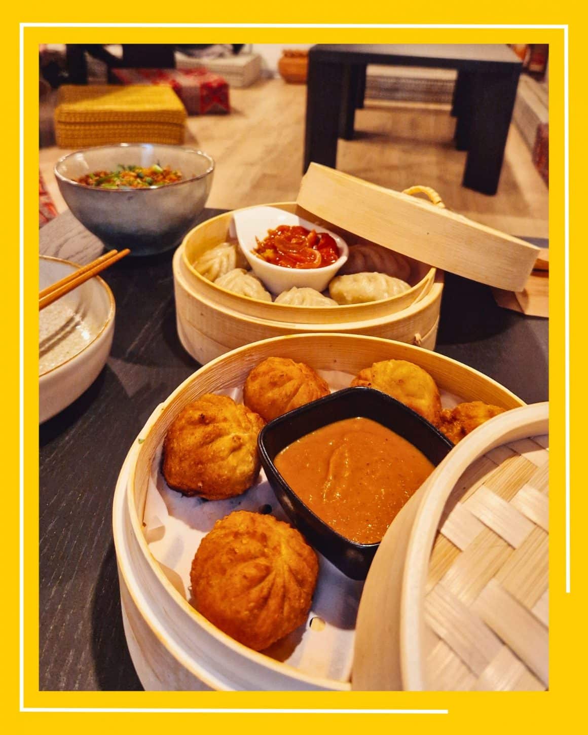 preparate nepaleze de la restaurant Momo Bucharest