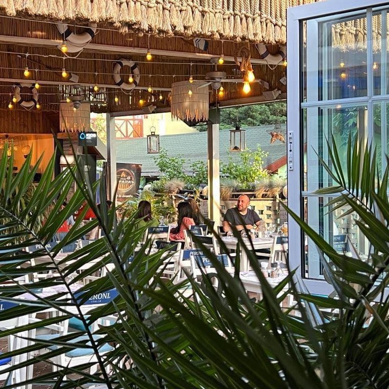 terasa restaurantului Blue Aqua din Iași