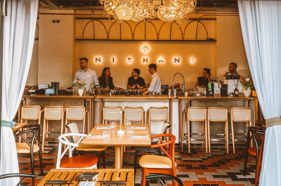 locuri noi în București. Nishani