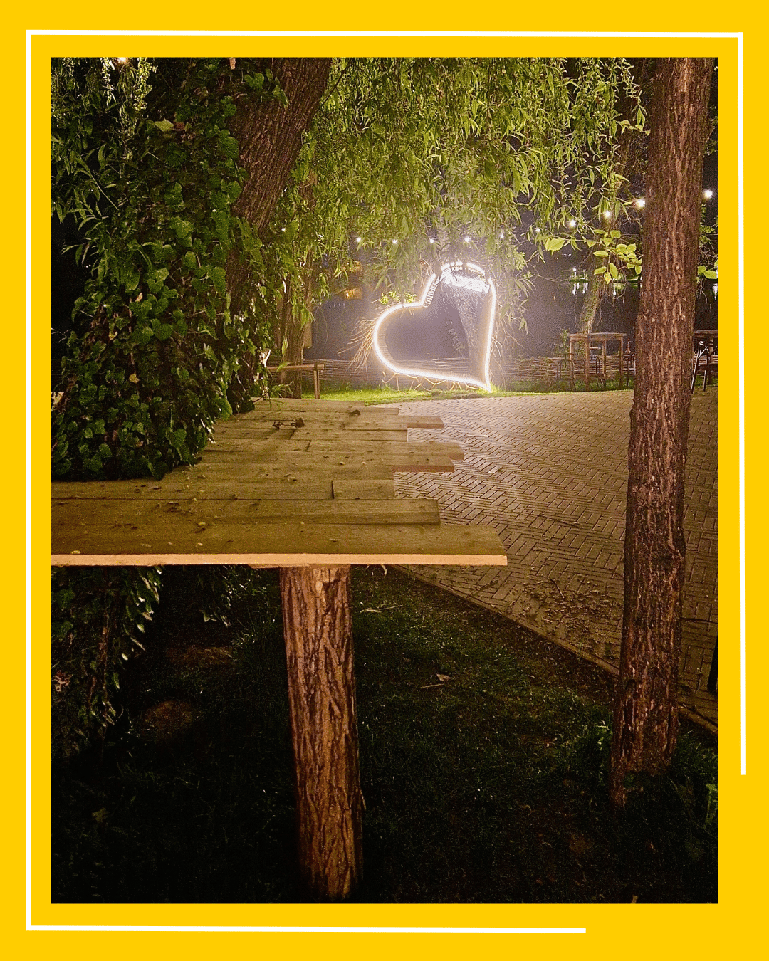 inima mare, luminoasa, pe terasa la indigen