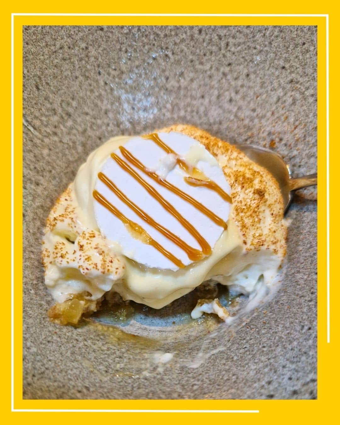 „Texturi de măr şi îngheţată din socată”.